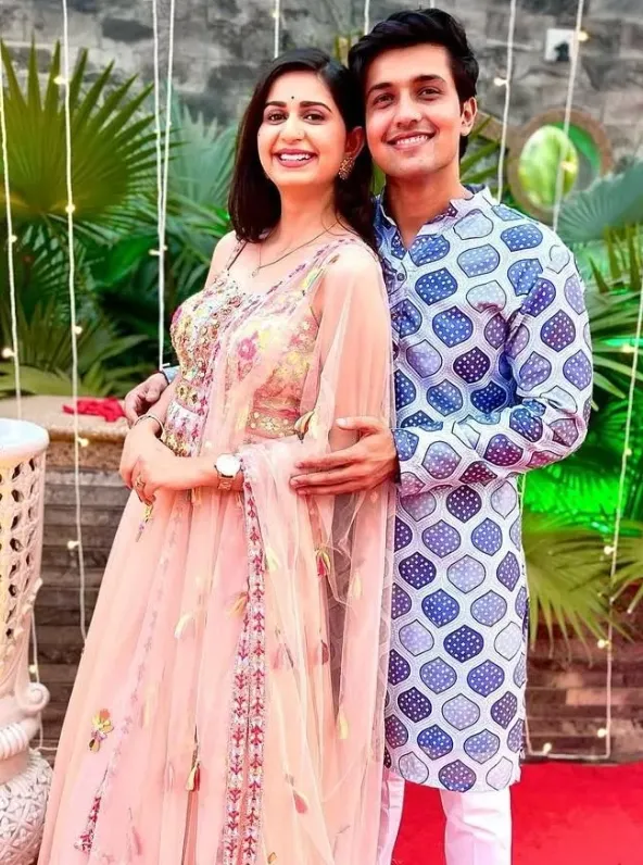 Kinjal Dave Relationships