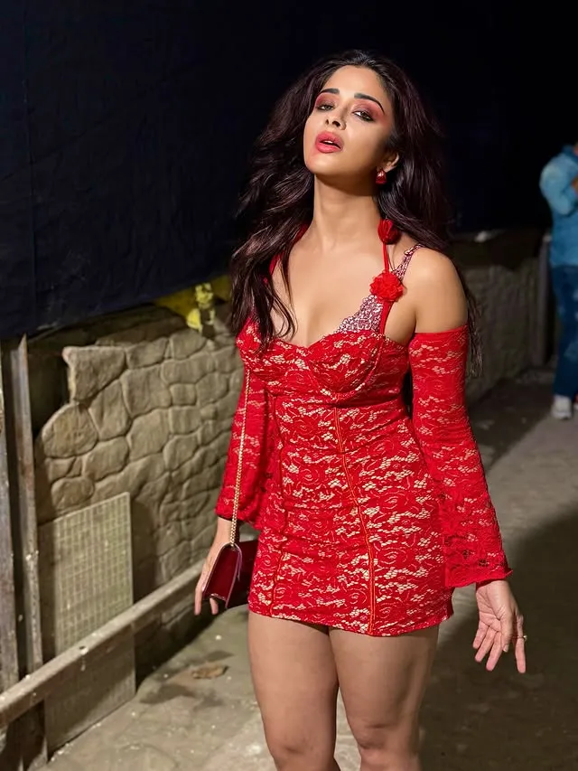 Nyra Banerjee Age