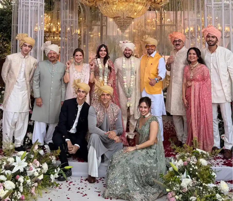 Hrithik Roshan With Son and Family